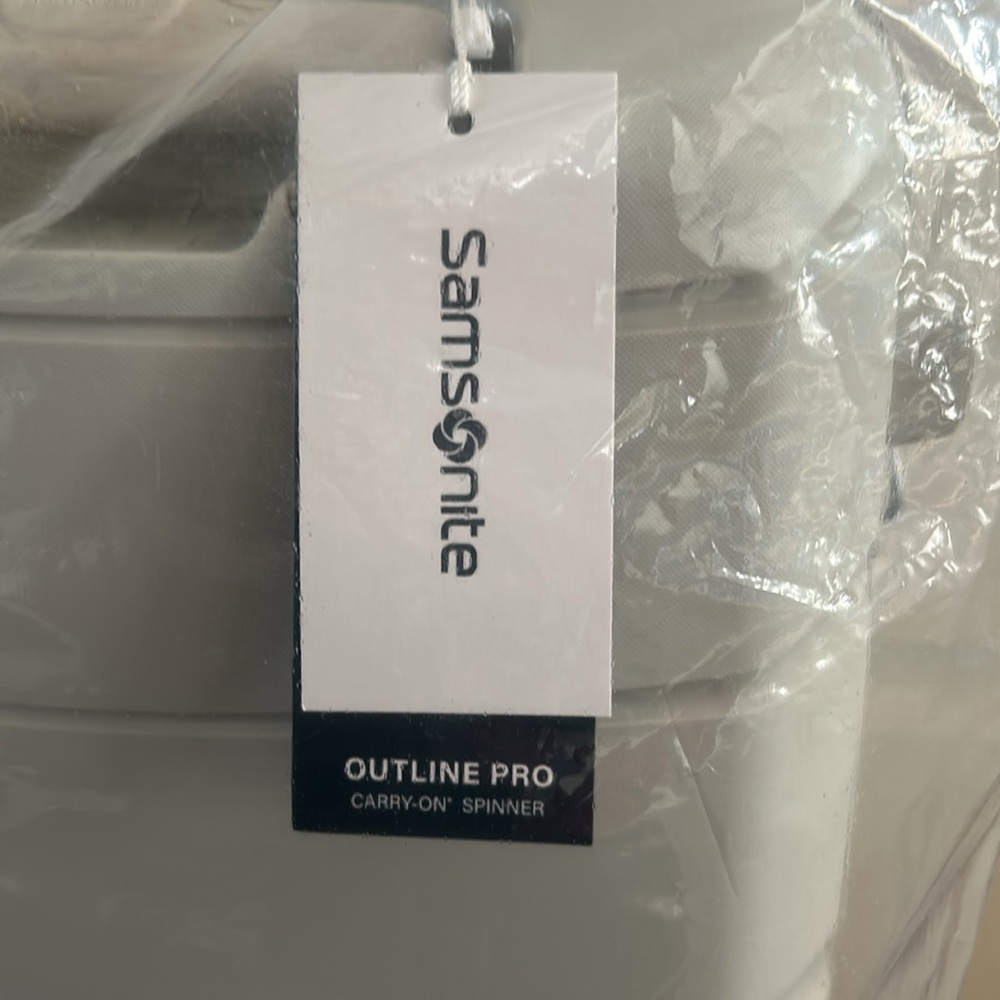 Samsonite Outline Pro Carry On Spinner - Picture 2 of 14